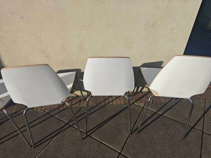 6 IKEA Vilmar stackable chairs - white