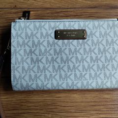 Michael kors wallet purse (Genuine)