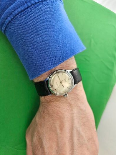 Vintage Swiss Made Avia Cadet Mechanical Wind up Swiss Watch 1960s