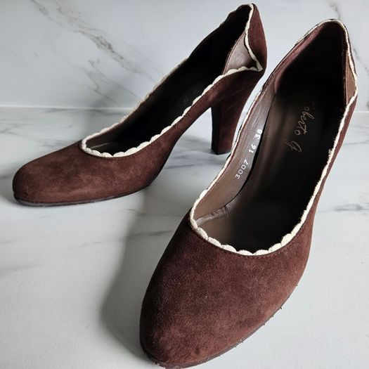 Ladies suede leather Roberto Gonzalez Spanish heeled shoes UK5 and UK6