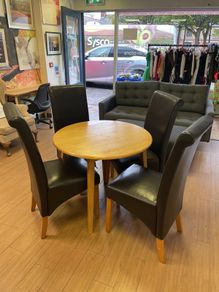 table + 4 chairs