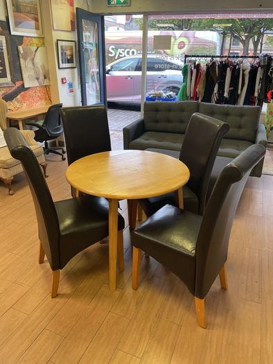 table + 4 chairs
