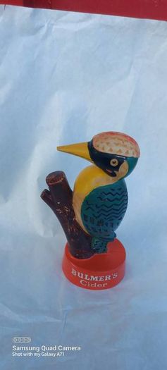 Original bulmers woodpecker display item,collectors item, hard to come by ,little damage on he's beak,,see pictures for condition,,price includes post to anywhere in Ireland, by certificate proof of post, sold as is ..made by Harry E. tunnigcliffe London,