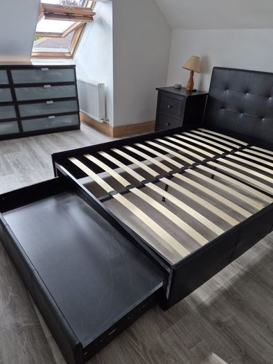 Double bed frame (REDUCED)