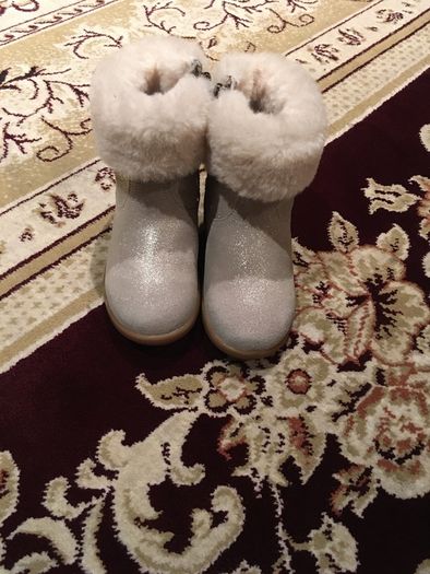 UGG Boots size EU-23:5, UK-6