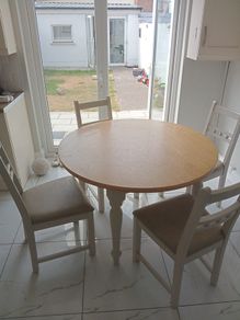 Dning table and Chairs