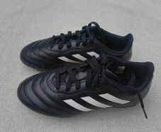 Football shoes boys UK1/EU33