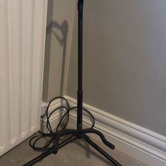 Guitar Stand & Amplifier