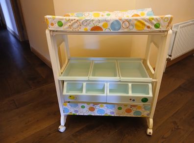 Baby changing table