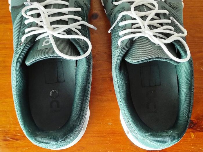 Sneakers On Cloud 6