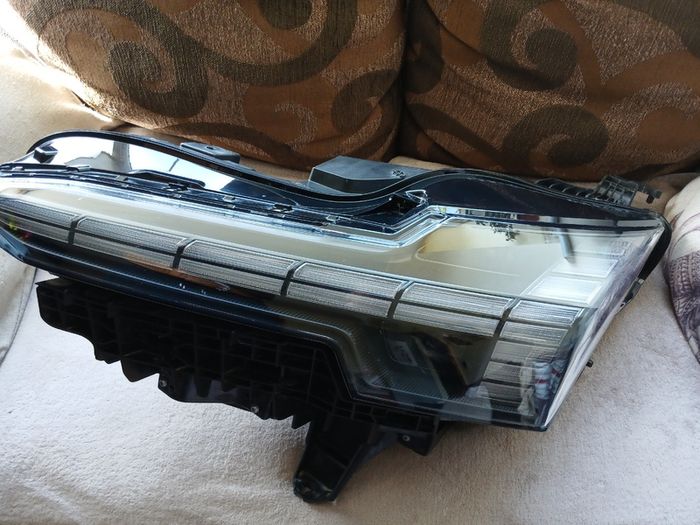 Genuine Volvo Ex30 2023-25 Front Left Passenger Side Headlight 80000399 Used