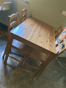 table n chairs