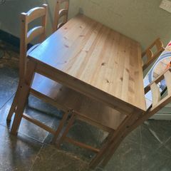 table n chairs