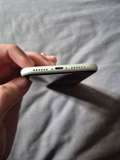 iPhone Xr White 128GB Unlocked