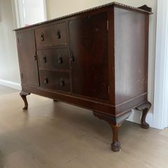 Vintage Mahogany Sideboard / Cabinet