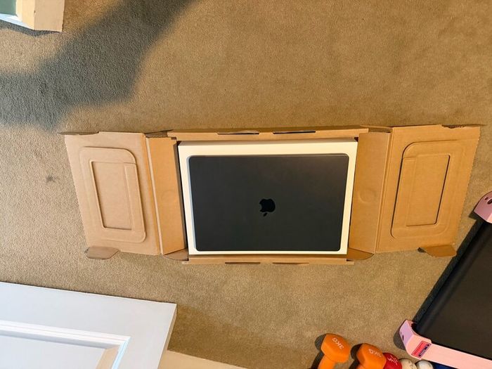 MacBook Pro M5 Max (16 inch) 128GB 2TB