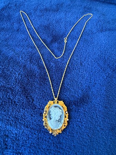 Cameo Onyx stone and Zirconia necklace 18k gold