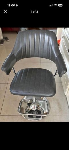 2 grey bar stools for 50 euro