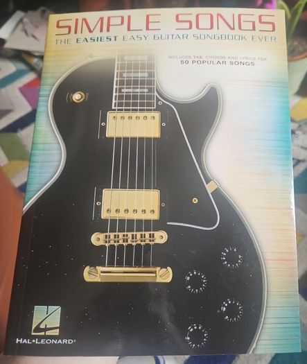 Simple Songs - Easy Guitar Songbook - 50 Songs with Tab