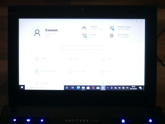 Dell Latitude 2100 150GB HDD Intel Atom Core 2GB RAM 10.1" Laptop works fine