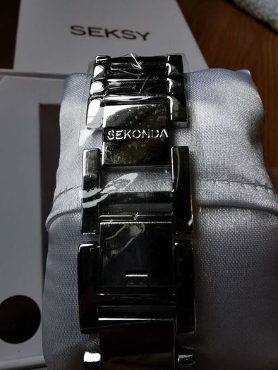 NEW - Seksy Ladies Crystal Fashion Watch