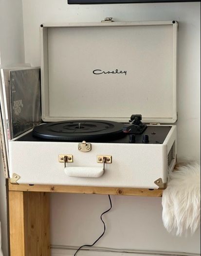 Crosley Vinyl Player (Model CR6249U)