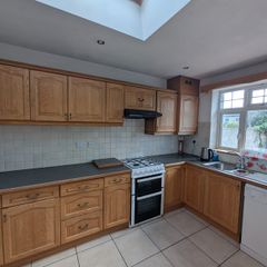 Solid Oak door - Fitted kitchen units
