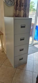 4-Drawer Metal Filing Cabinet - Good Condition