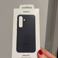 Samsung Galaxy S25 official silicone case