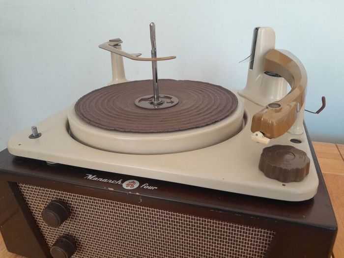 Monarch Four Record Player, 1950's, vintage, antique, collectable, 50's, display, curio.