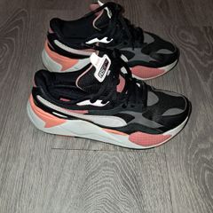 Girls puma runners