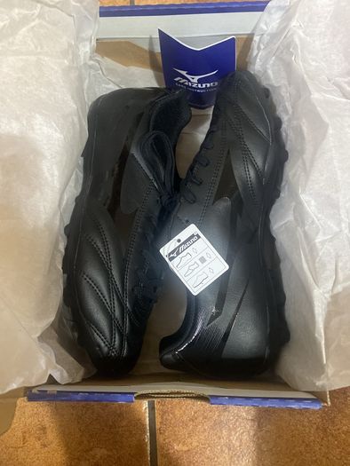 Football boots size 6.5 brand new