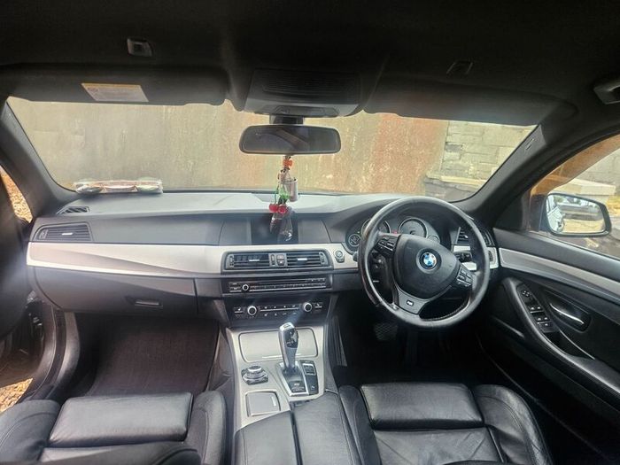 BMW 5-Series 2012