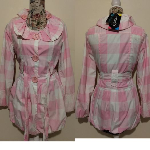 Beautiful pink & white Belted Coat, New With Tags