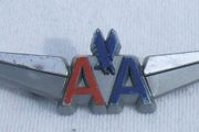 Vintage AMERICAN AIRLINES junior wings plastic badge (1960's/1970's)
