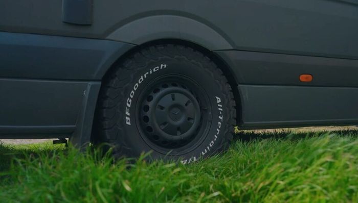 Mercedes Sprinter Campervan (Off Grid Spec)