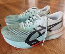 Asics Metaspeed Sky Paris