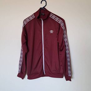 Umbro retro full zip Size medium Burgundy ptp 20" in excellent condition