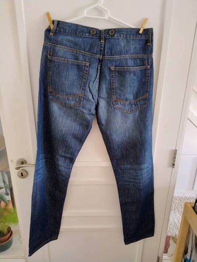 Centrered cotton jeans 34 waist and 34 leg distressed look in excellent condition and new with tags FREE STANDARD POSTAGE INCLUDED
