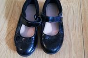 Girls shoes