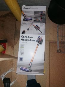 Dyson V7 absolute