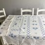 Vintage tablecloth plus 6 matching napkins. Image 3