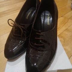 LK Bennett  Dark Brown Leather Patent Heels