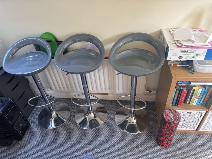 3x kitchen bar island stools grey with chrome legs