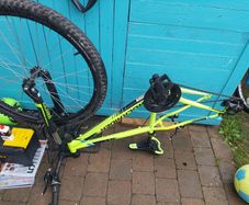 Kids / teen bicycle / for parts.