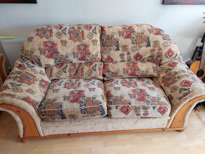 Matching 2 and 3 seater very comfortable
