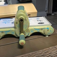 Sizzix die cutting machine & approx 100 dies with new cutting plates