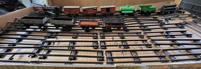 O gauge old clockwork train set