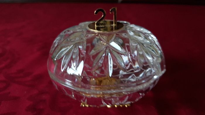 Killarney Crystal Cut Crystal Glass With Number 21 Lidded Jewelry Dish / Bowl With 22 Carat Gold Cover Handle and Footed Base Finishing Made In Ireland