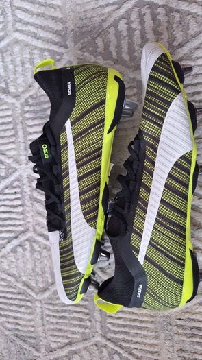 soccer shoes